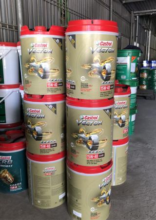 Dầu động cơ Castrol Vecton 15W-40 CK4